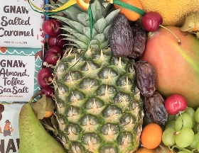 fruit and chocolate luxury fruit box