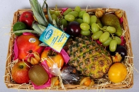 The Medium Classic Fruit Basket